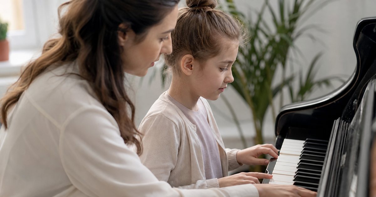 How Should a Music Teacher Set Weekly Practice Goals for Beginners?